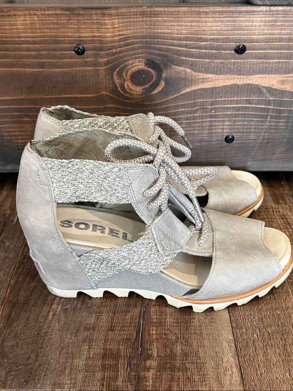 Sorel Women's Taupe Lace-Up Wedge Sandals with Woven Panels size 8
